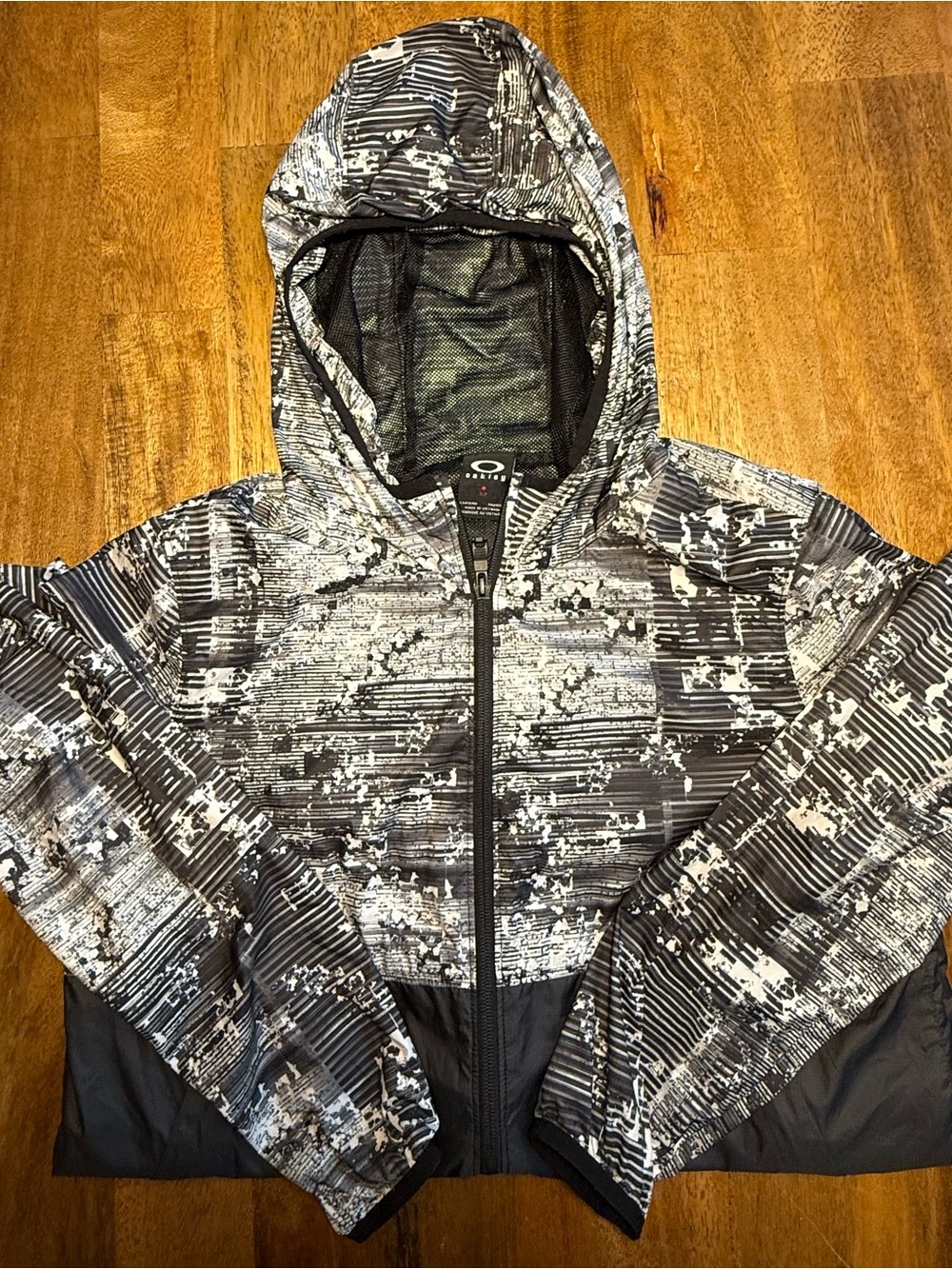 Men’s Oakley Black & Gray Patterned Hooded Windbreaker